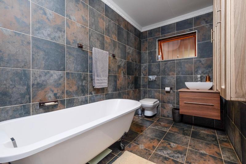 3 Bedroom Property for Sale in Little Falls Gauteng