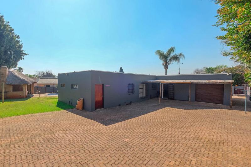 3 Bedroom Property for Sale in Little Falls Gauteng
