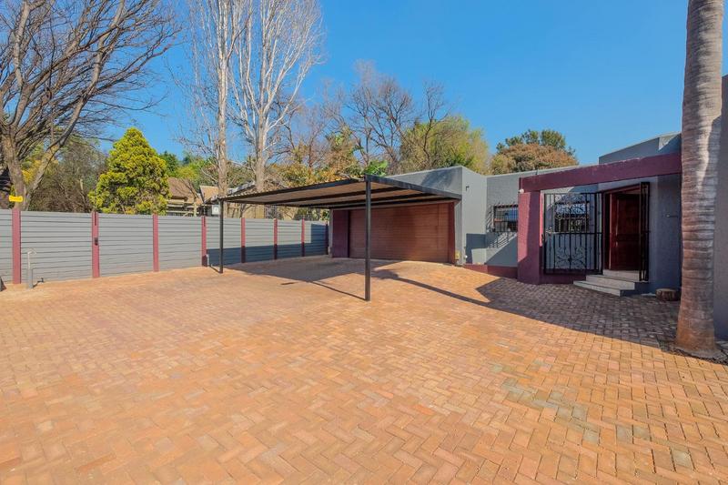 3 Bedroom Property for Sale in Little Falls Gauteng
