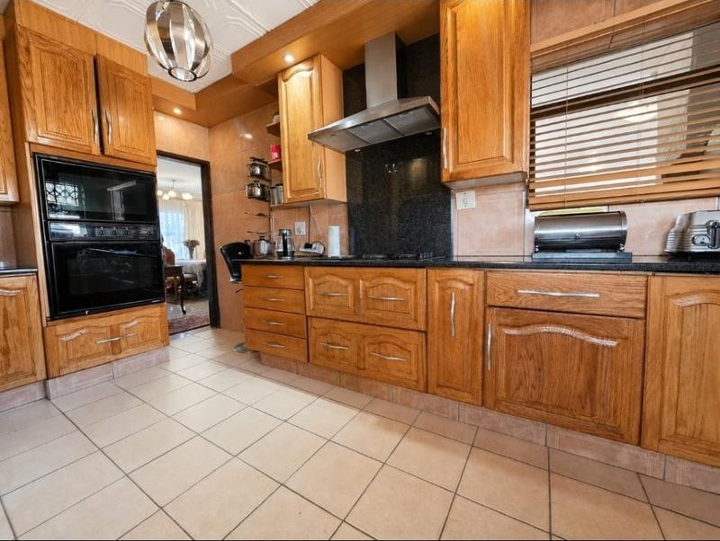 4 Bedroom Property for Sale in Brackendowns Gauteng