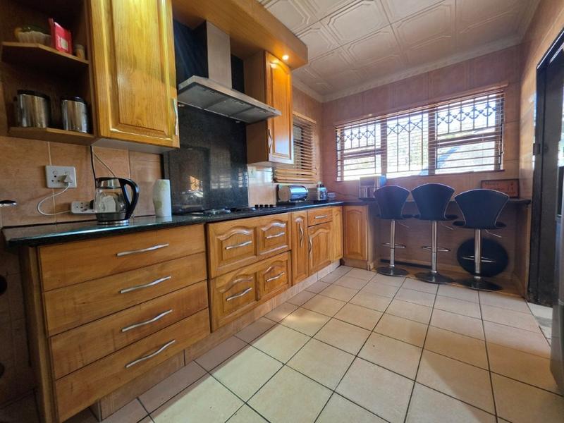 4 Bedroom Property for Sale in Brackendowns Gauteng