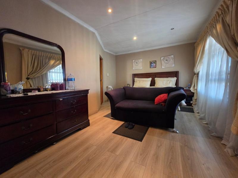 4 Bedroom Property for Sale in Brackendowns Gauteng