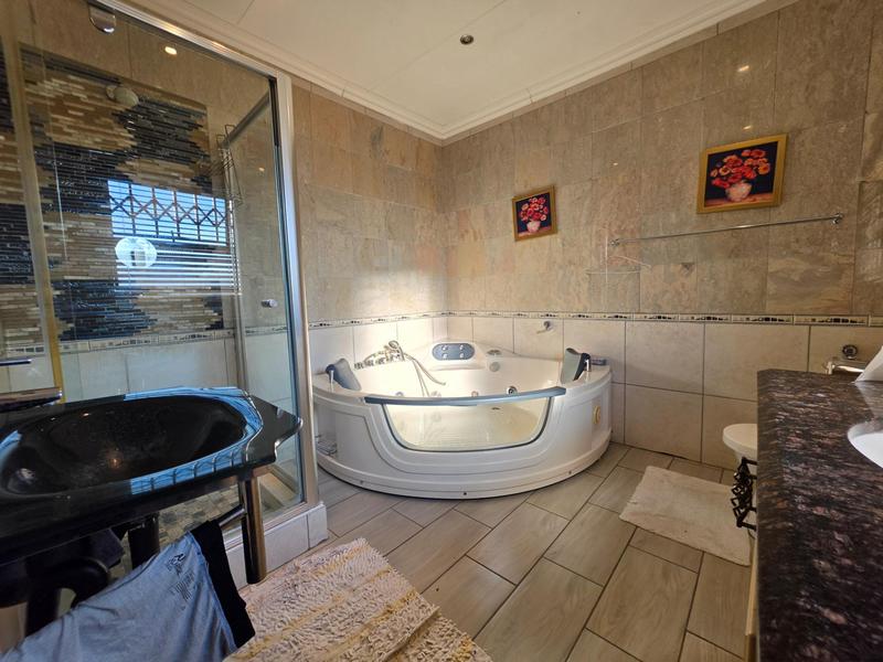 4 Bedroom Property for Sale in Brackendowns Gauteng