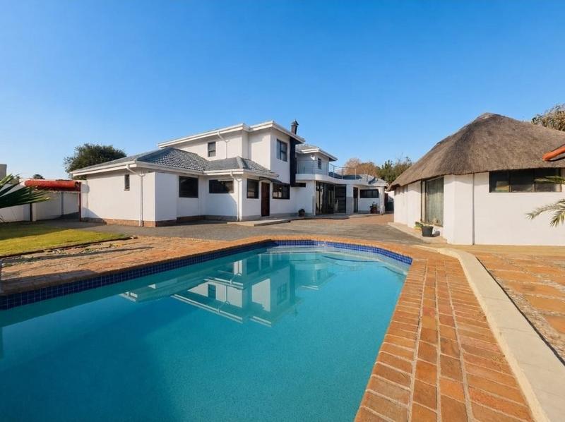 4 Bedroom Property for Sale in Brackendowns Gauteng