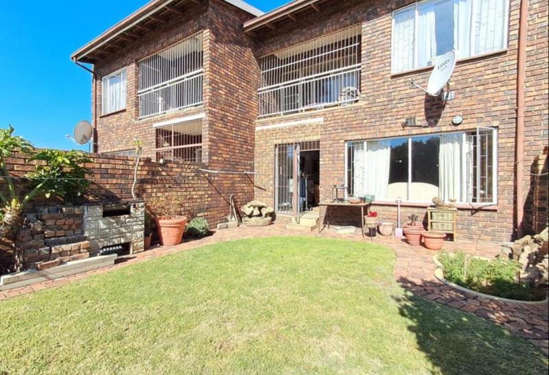3 Bedroom Property for Sale in Brackenhurst Gauteng
