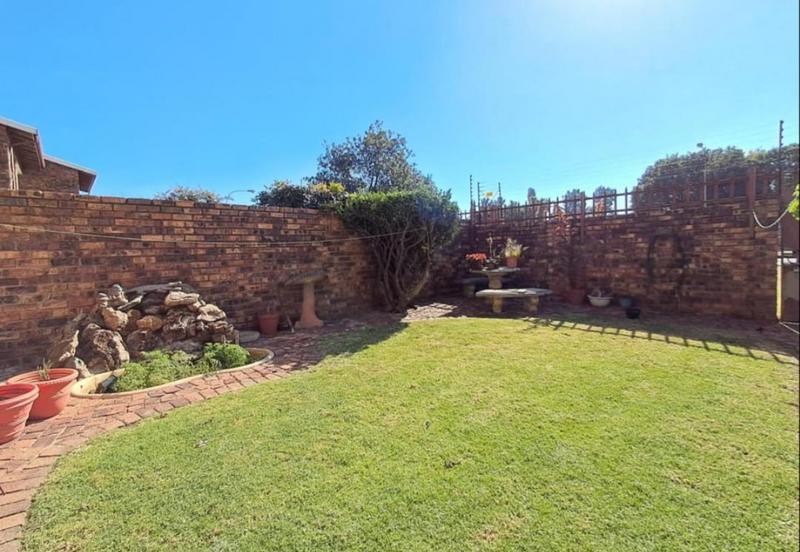 3 Bedroom Property for Sale in Brackenhurst Gauteng