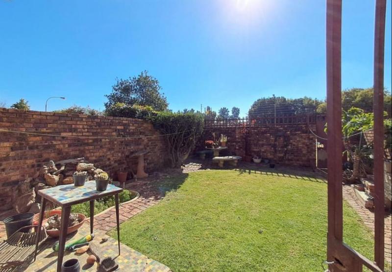 3 Bedroom Property for Sale in Brackenhurst Gauteng