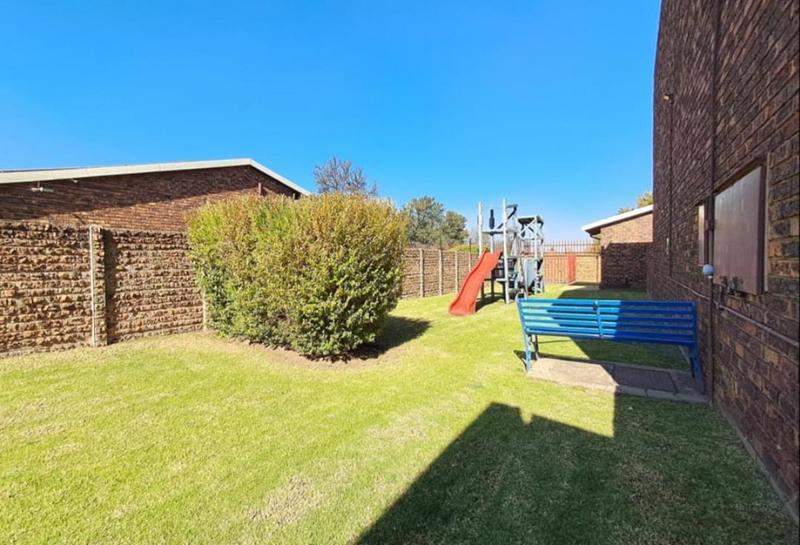 3 Bedroom Property for Sale in Brackenhurst Gauteng