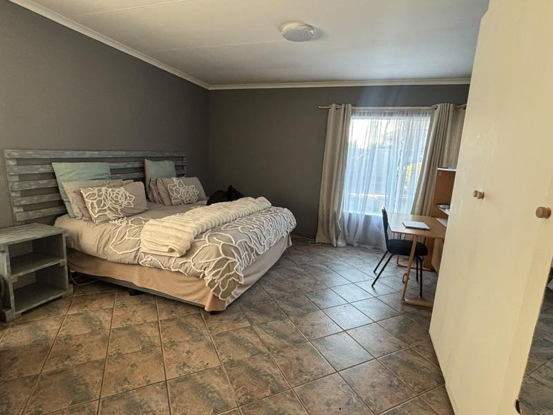 6 Bedroom Property for Sale in Struisbult Gauteng