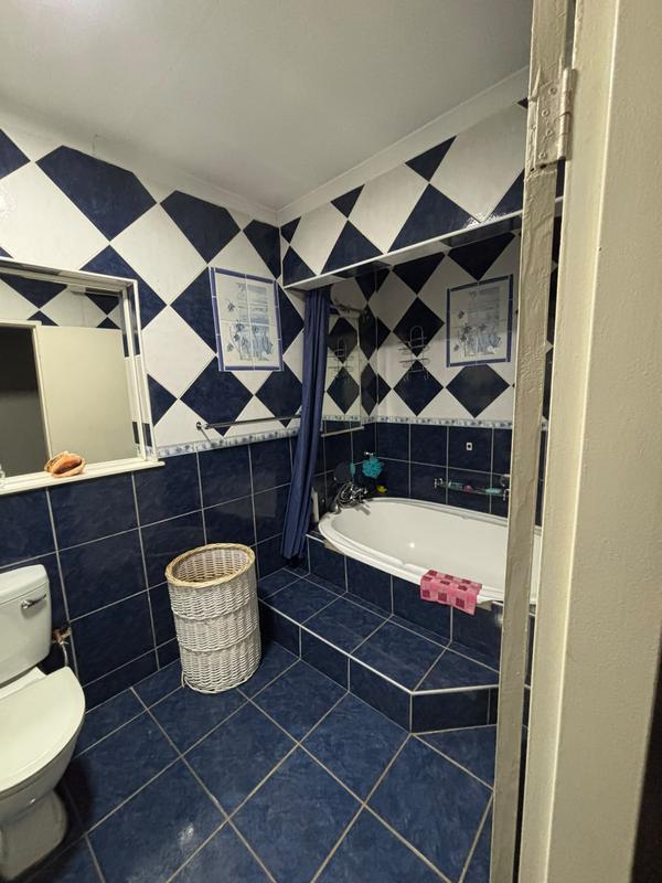 6 Bedroom Property for Sale in Struisbult Gauteng