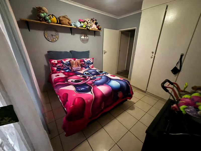 6 Bedroom Property for Sale in Struisbult Gauteng