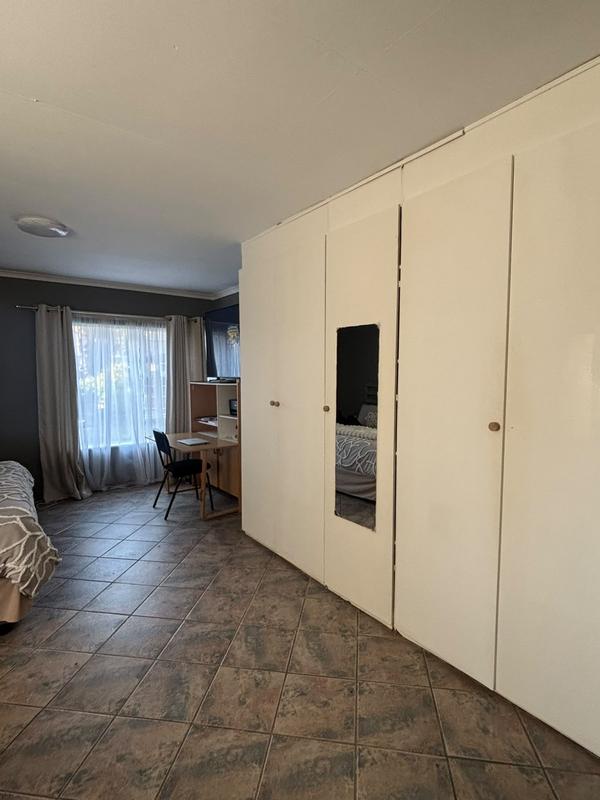 6 Bedroom Property for Sale in Struisbult Gauteng