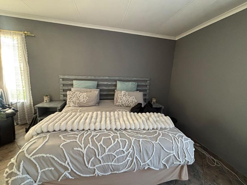 6 Bedroom Property for Sale in Struisbult Gauteng