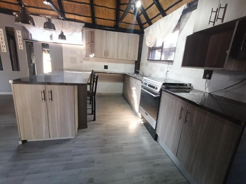 6 Bedroom Property for Sale in Struisbult Gauteng