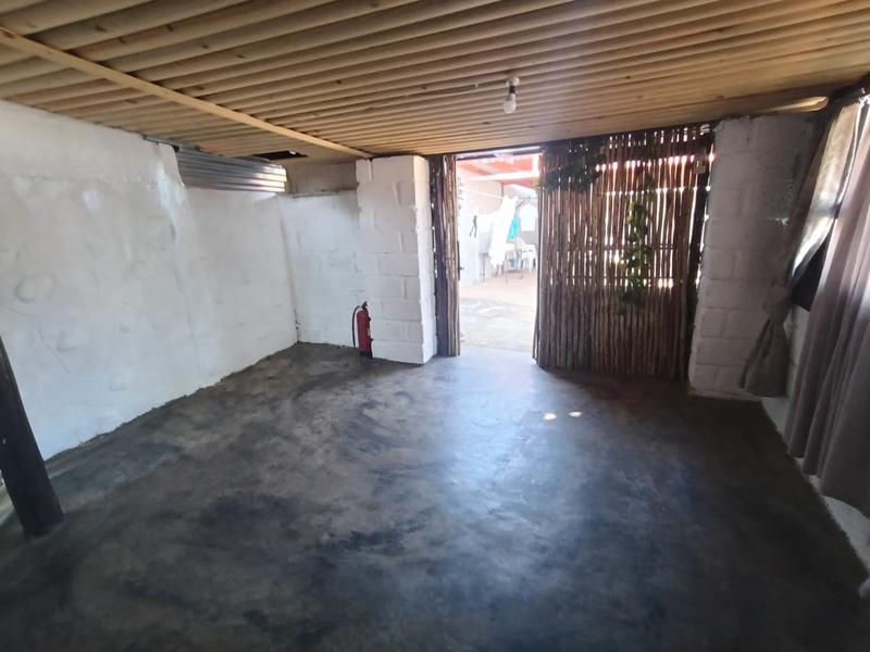 6 Bedroom Property for Sale in Struisbult Gauteng
