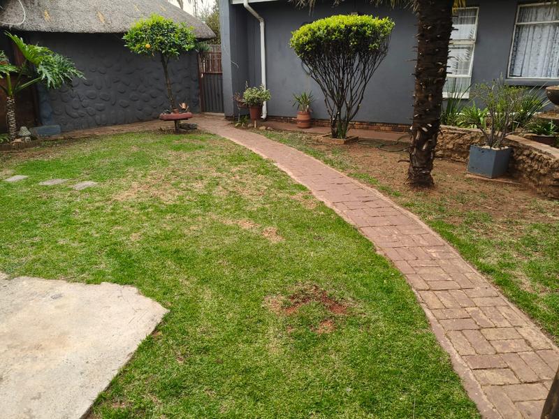 6 Bedroom Property for Sale in Struisbult Gauteng