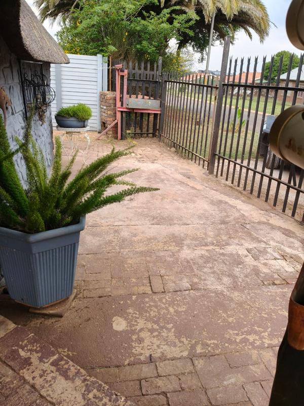 6 Bedroom Property for Sale in Struisbult Gauteng