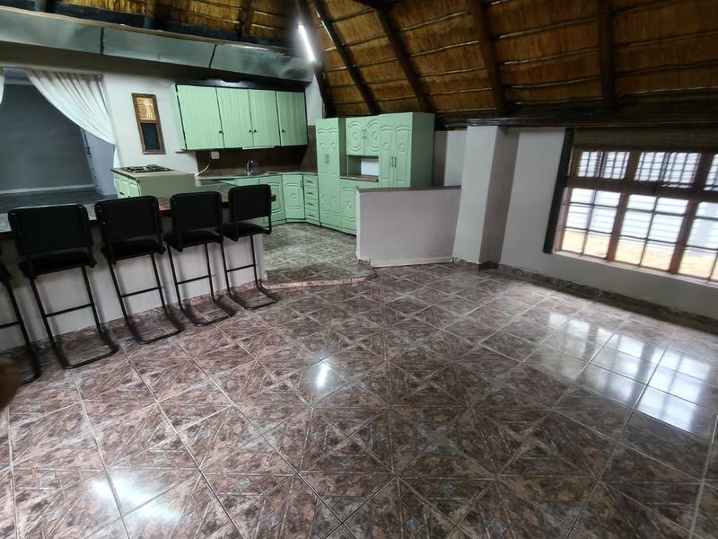 6 Bedroom Property for Sale in Struisbult Gauteng