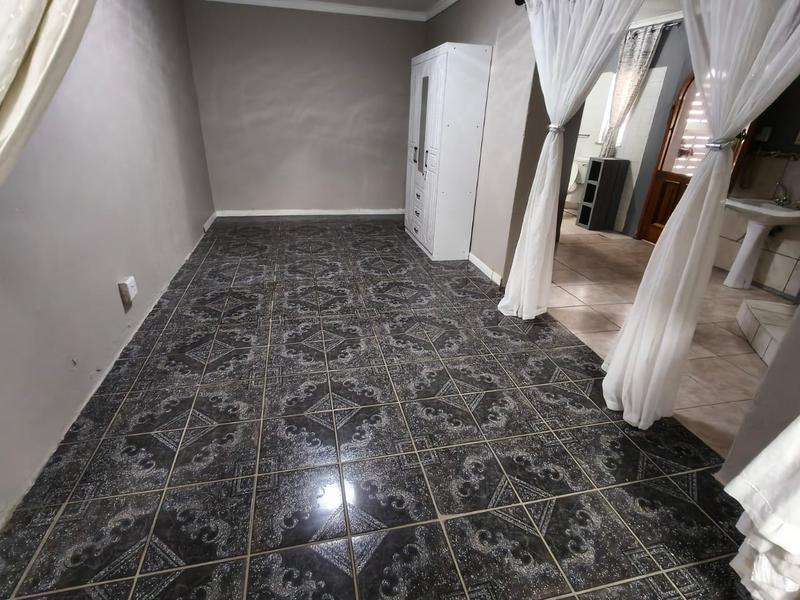 6 Bedroom Property for Sale in Struisbult Gauteng