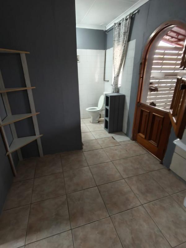 6 Bedroom Property for Sale in Struisbult Gauteng