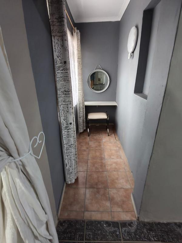 6 Bedroom Property for Sale in Struisbult Gauteng
