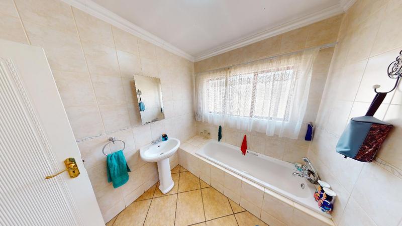 To Let 3 Bedroom Property for Rent in Kenleaf Gauteng