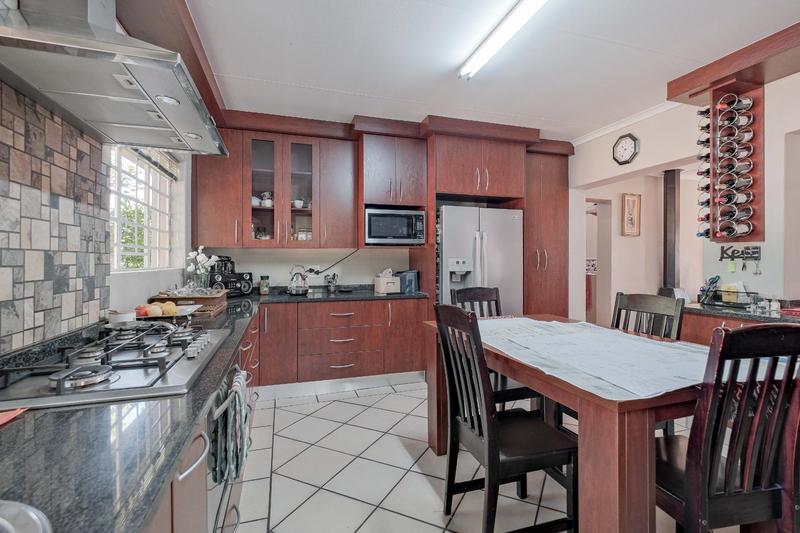 3 Bedroom Property for Sale in Faerie Glen Gauteng
