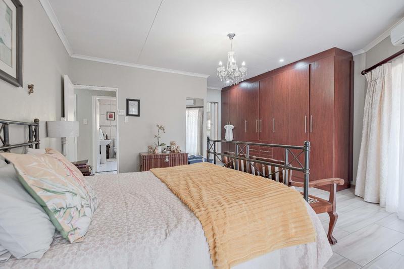 3 Bedroom Property for Sale in Faerie Glen Gauteng