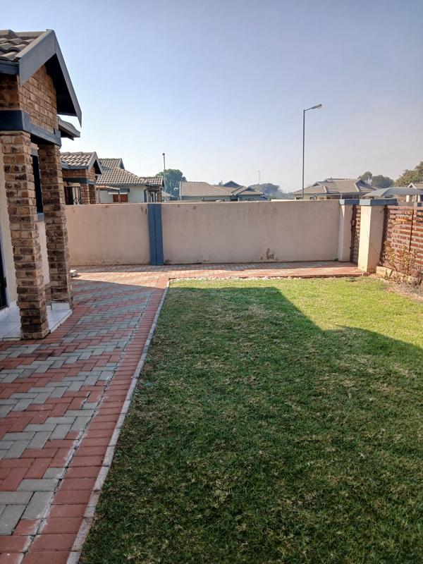 3 Bedroom Property for Sale in Andeon Gauteng