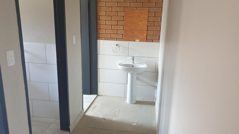 To Let Commercial Property for Rent in N4 Gateway Industrial Park Gauteng