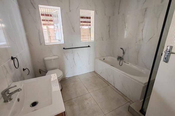 5 Bedroom Property for Sale in Proclamation Hill Gauteng