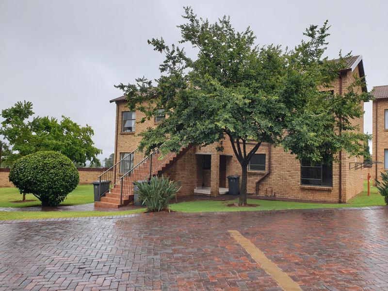 2 Bedroom Property for Sale in Allens Nek Gauteng