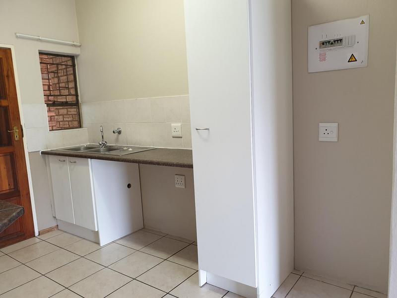 2 Bedroom Property for Sale in Allens Nek Gauteng
