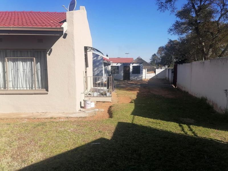 4 Bedroom Property for Sale in Fleurhof Gauteng