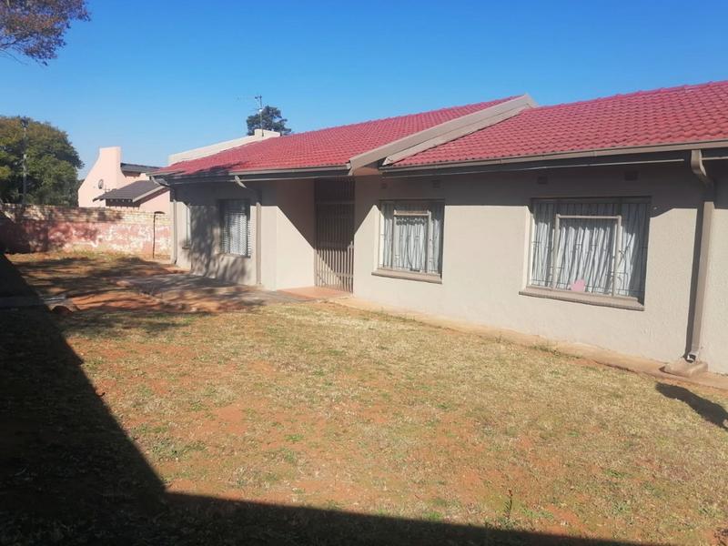 4 Bedroom Property for Sale in Fleurhof Gauteng