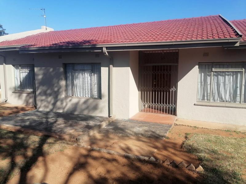 4 Bedroom Property for Sale in Fleurhof Gauteng