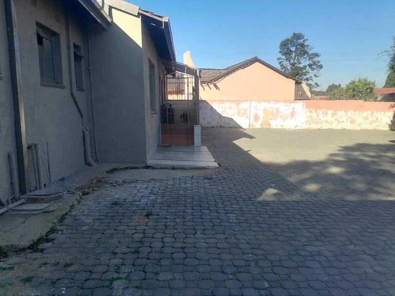 4 Bedroom Property for Sale in Fleurhof Gauteng