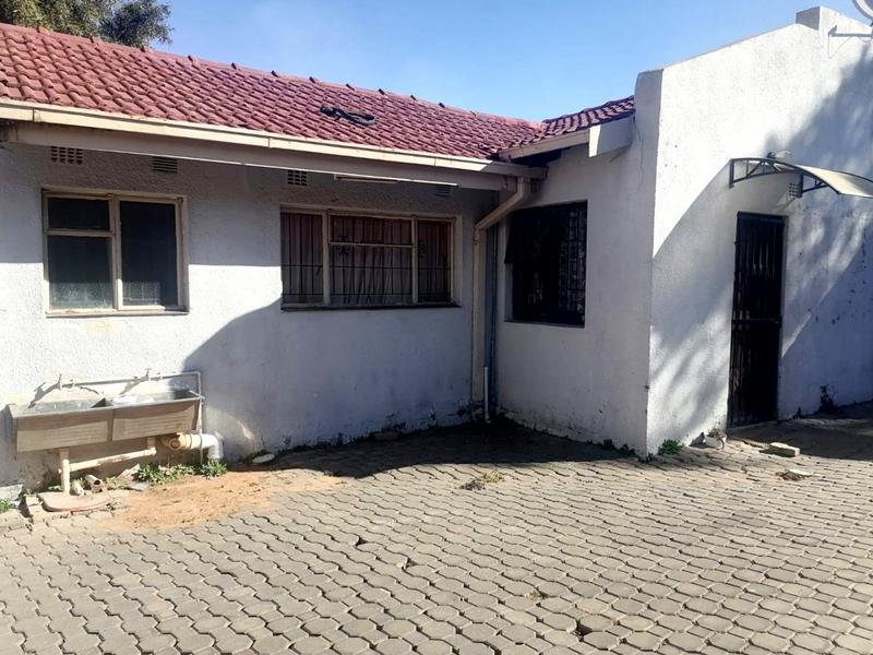 4 Bedroom Property for Sale in Fleurhof Gauteng