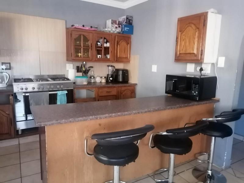 4 Bedroom Property for Sale in Fleurhof Gauteng