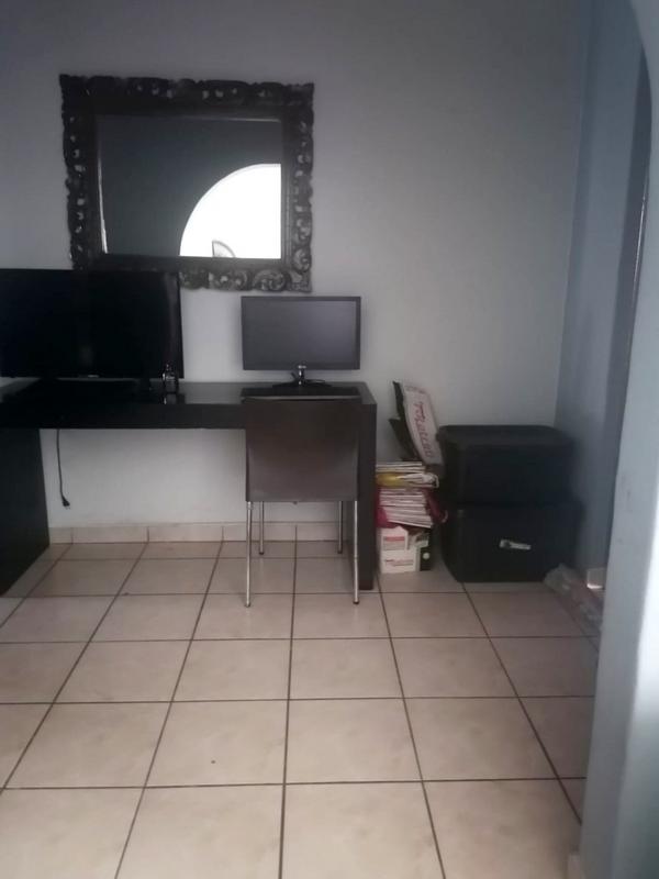 4 Bedroom Property for Sale in Fleurhof Gauteng