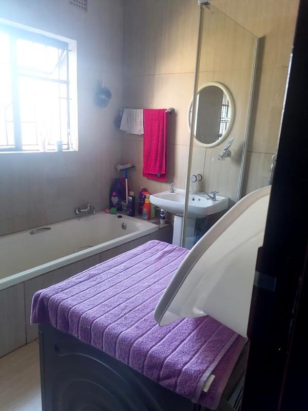 4 Bedroom Property for Sale in Fleurhof Gauteng