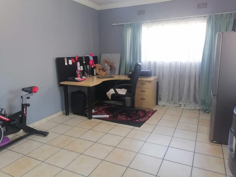 4 Bedroom Property for Sale in Fleurhof Gauteng
