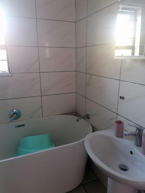 4 Bedroom Property for Sale in Fleurhof Gauteng