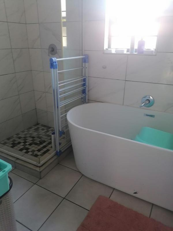 4 Bedroom Property for Sale in Fleurhof Gauteng