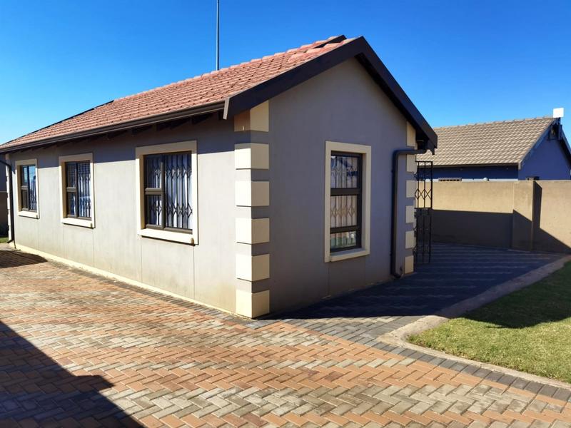 3 Bedroom Property for Sale in Toekomsrus Gauteng