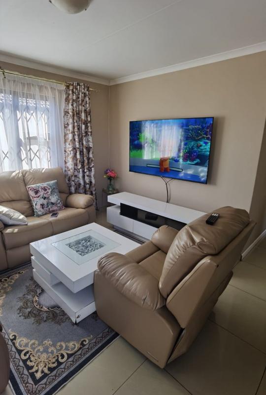 3 Bedroom Property for Sale in Toekomsrus Gauteng