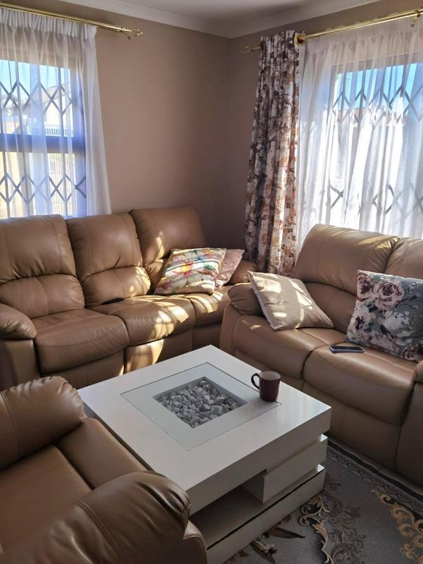 3 Bedroom Property for Sale in Toekomsrus Gauteng