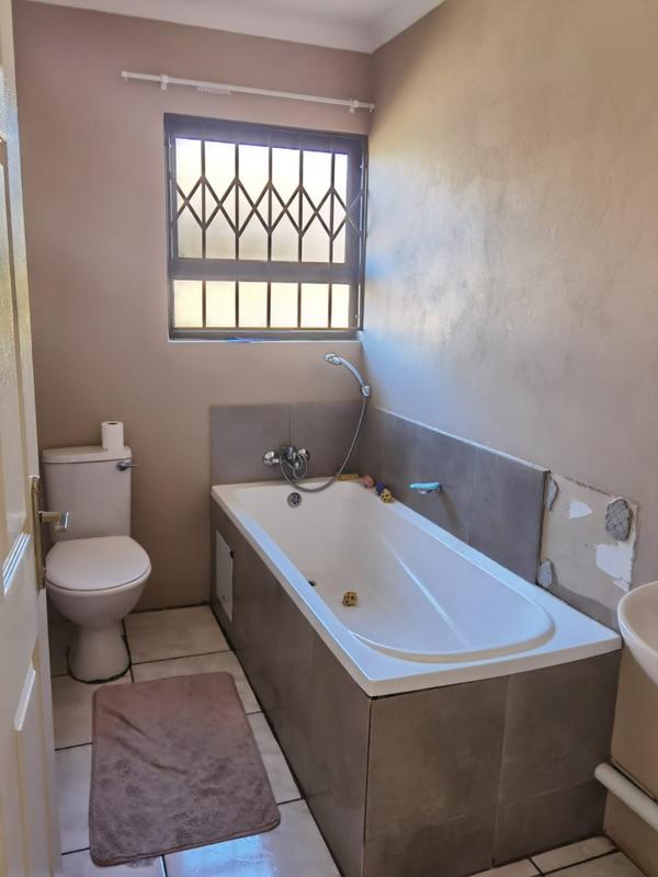 3 Bedroom Property for Sale in Toekomsrus Gauteng