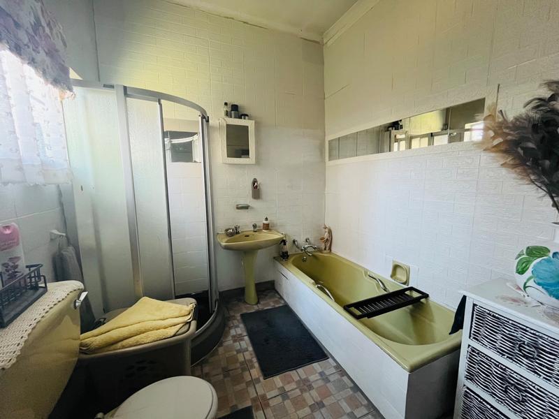 4 Bedroom Property for Sale in Dunnottar Gauteng