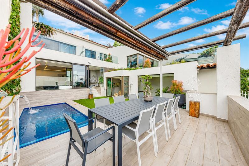 4 Bedroom Property for Sale in Senderwood Gauteng